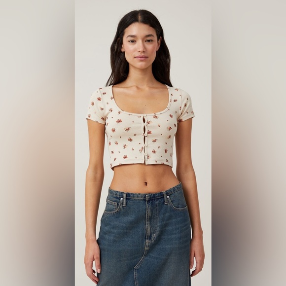 NEW Cotton On Sammie Scoop Neck Short Sleeve Crop Top Women’s size Medium NWT - Picture 3 of 12